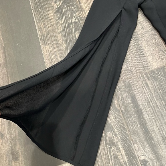 Carmen Marc Valvo Womens Dress Black Long Sleeve Split flutter Solid Small - Picture 3 of 7